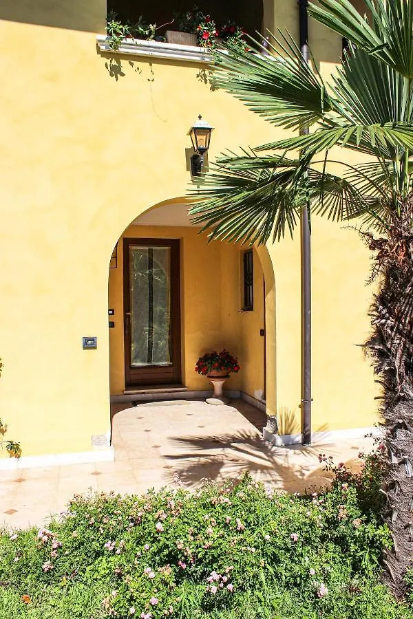 Villa Elena Appartamento In Villa Montinelle Holiday home